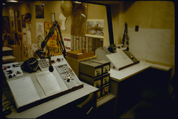 NEW news booth